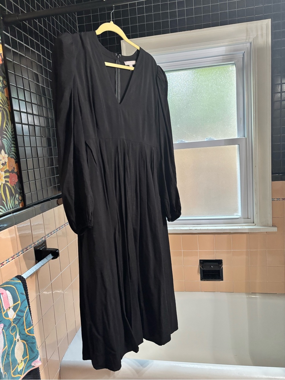 Chelsea28 Black Long Sleeve V-Neck Midi Dress